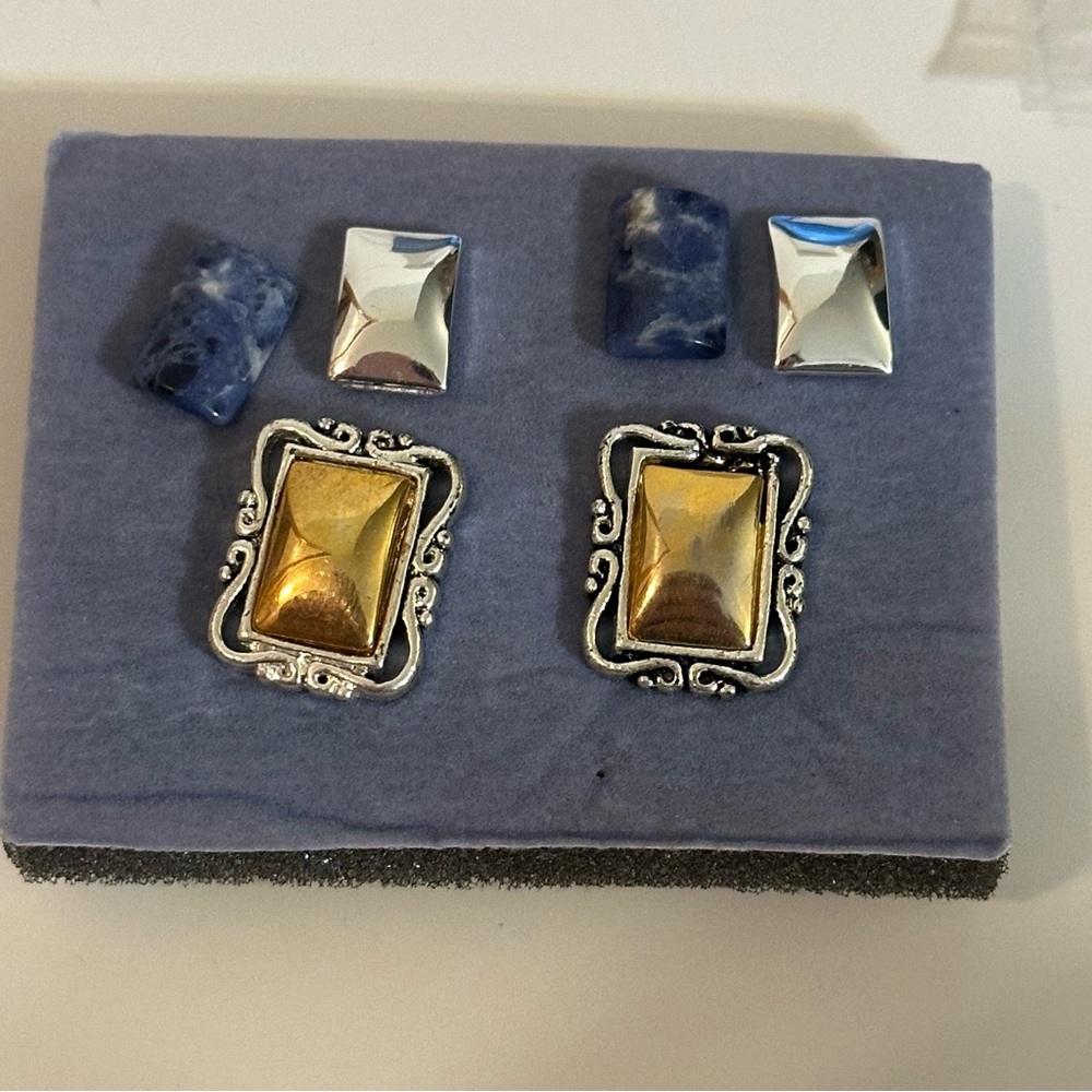 AVON Womens Interchangeable Magnetic Stud Earnings Gold Silver Blue W/ Box